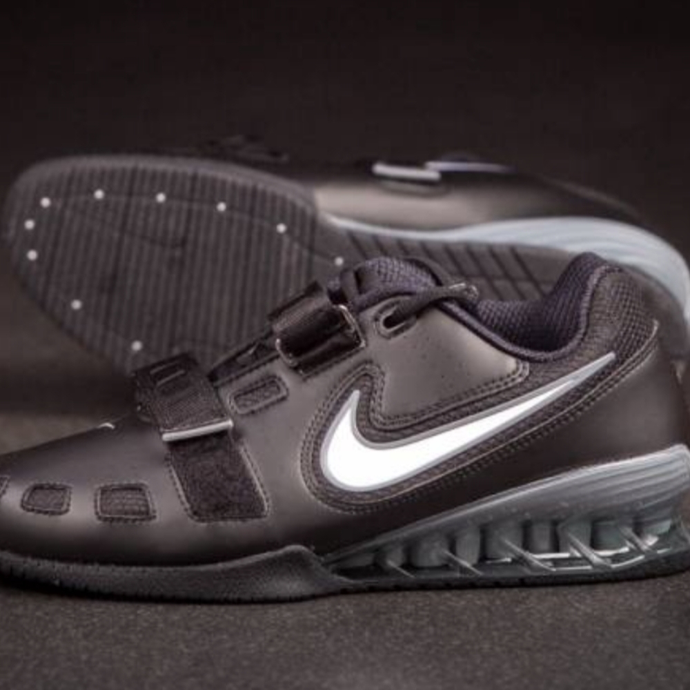 Nike Romaleo 2 black size U.S. 2Y UK 1